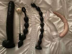 変態マゾクランケの巨大ディルでアナル凌辱痴療